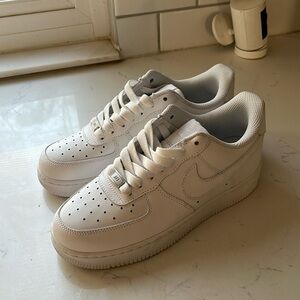 NIKE AIR FORCE 1
